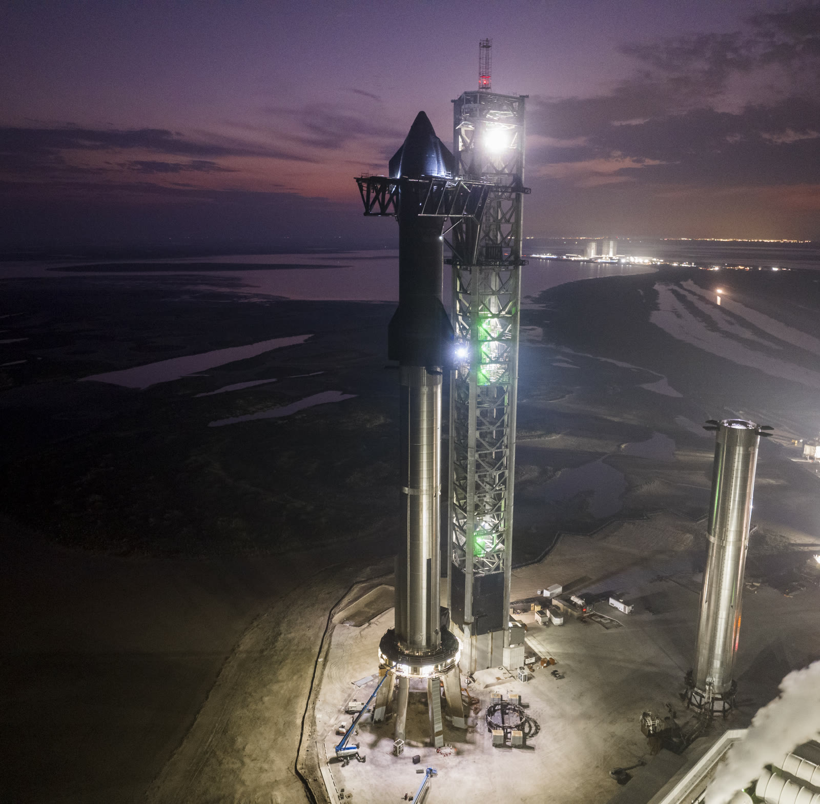 Starship stacked on the Flight 13 pad at Starbase, Texas